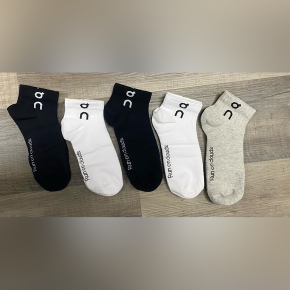 Run on cloud socks - Picture 1 of 3